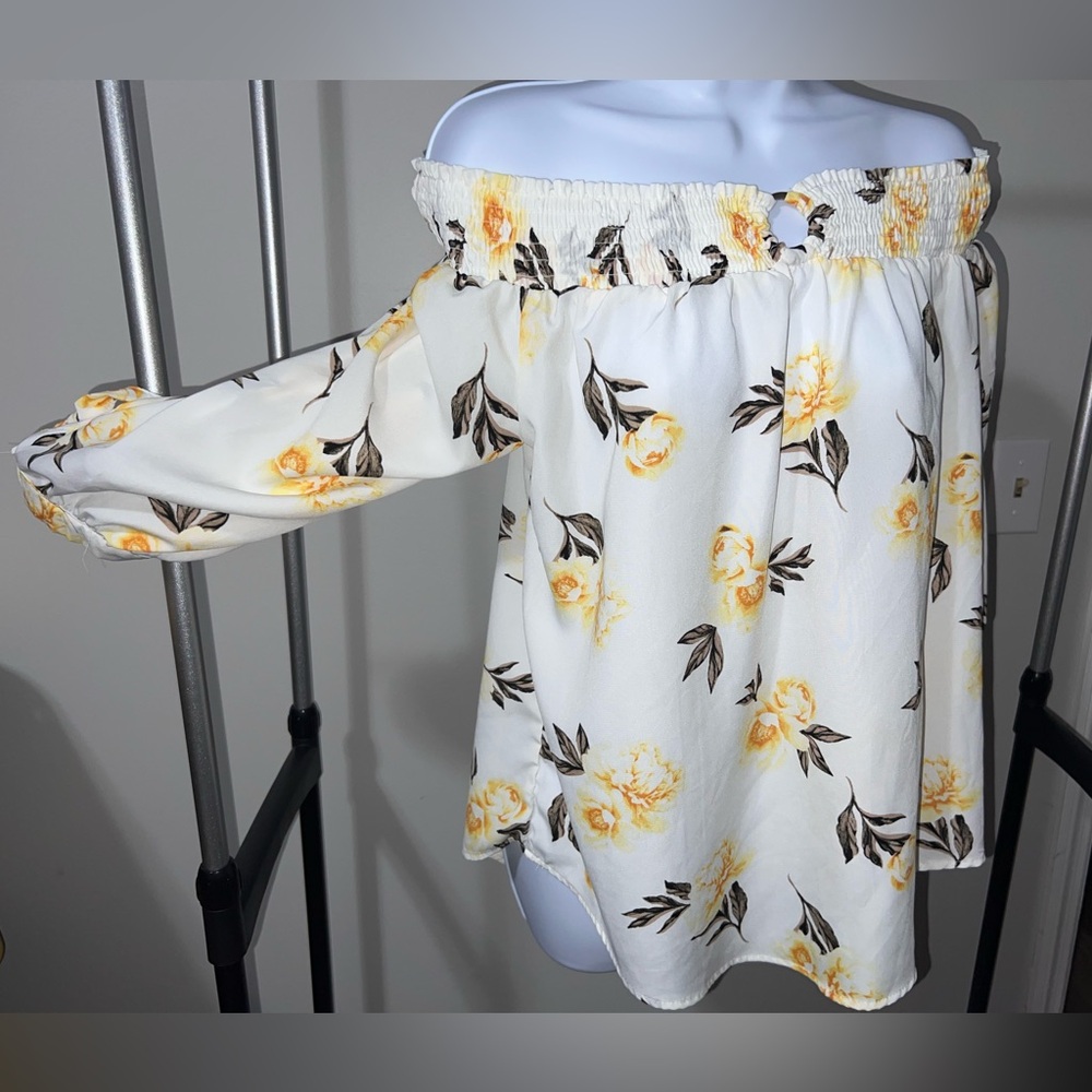Floral Off-Shoulder Blouse